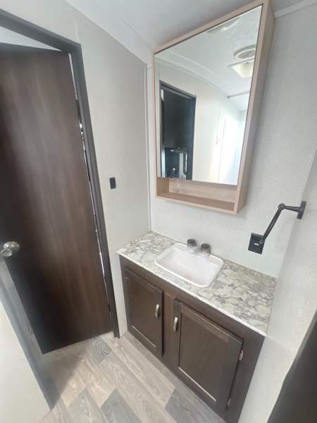 2020 Keystone Springdale 335BH - Image 17