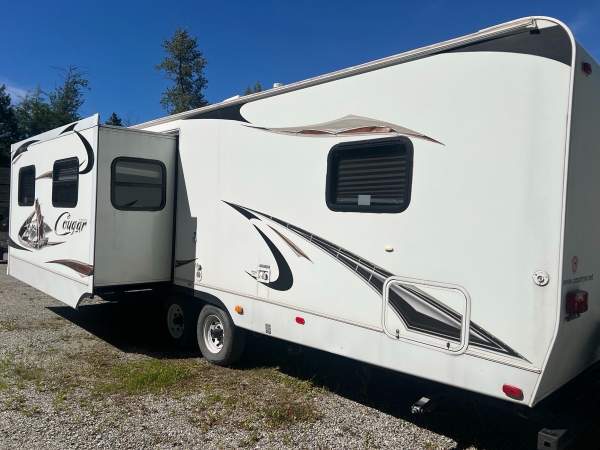 2009 Keystone Cougar 29FKS - Image 6