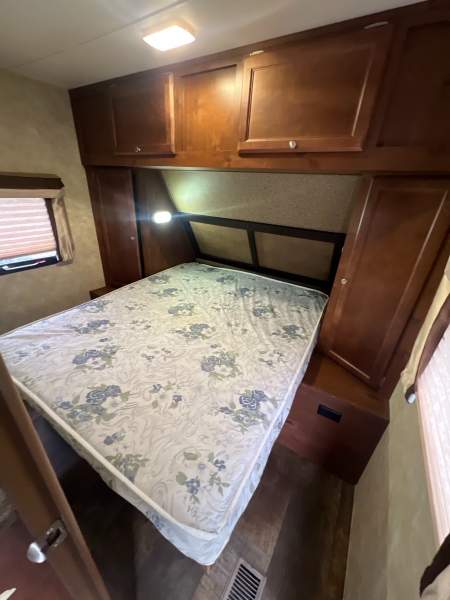 2016 Gulf Stream Matrix 26CRB - Image 13