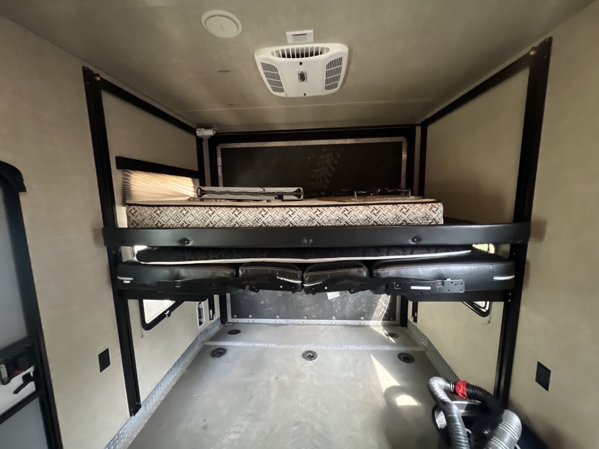 2015 Keystone Impact 312 - Image 16