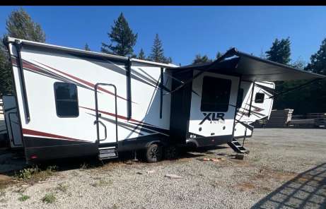 2021 Forest River XLR Nitro 35DK5 - Image 3