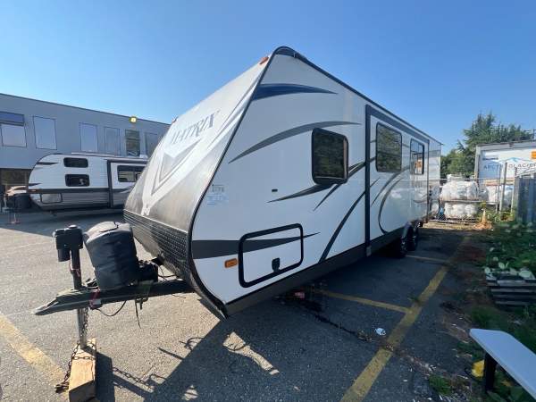 2016 Gulf Stream Matrix 26CRB - Image 4