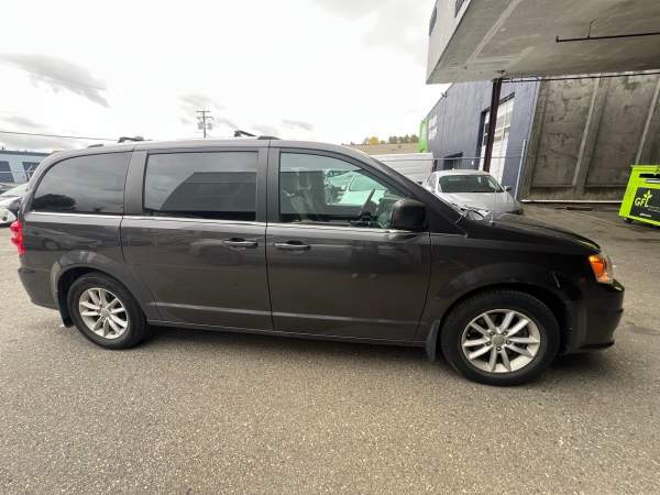 2020 Dodge Caravan Sports SXT - Image 5