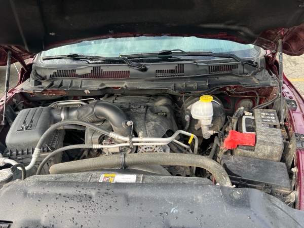 2019 RAM 1500 Classic Crew Cab 4WD - Image 28