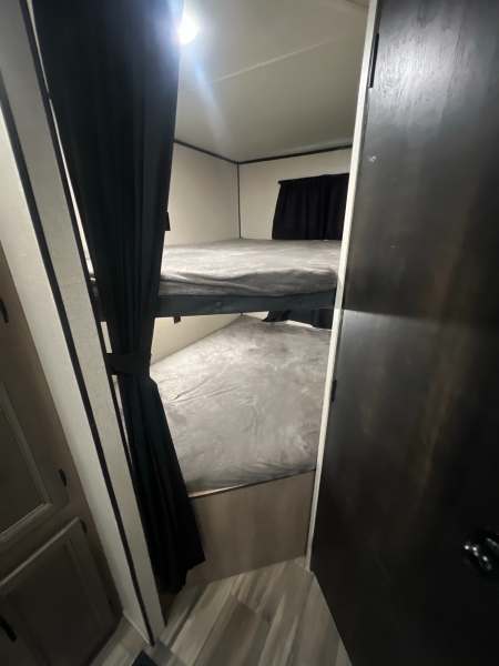 2022 StarCraft 26BHS Autumn Ridge - Image 9