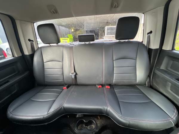 2019 RAM 1500 Classic Crew Cab 4WD - Image 13