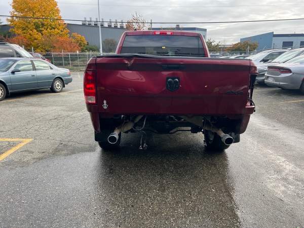 2019 RAM 1500 Classic Crew Cab 4WD - Image 5