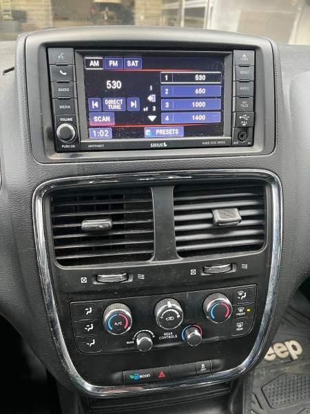 2020 Dodge Caravan Sports SXT - Image 12