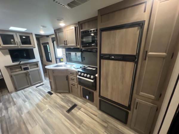 2022 StarCraft 26BHS Autumn Ridge - Image 6