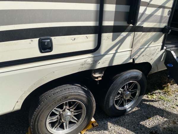 2018 Forest River RiverStone 371K - Image 9