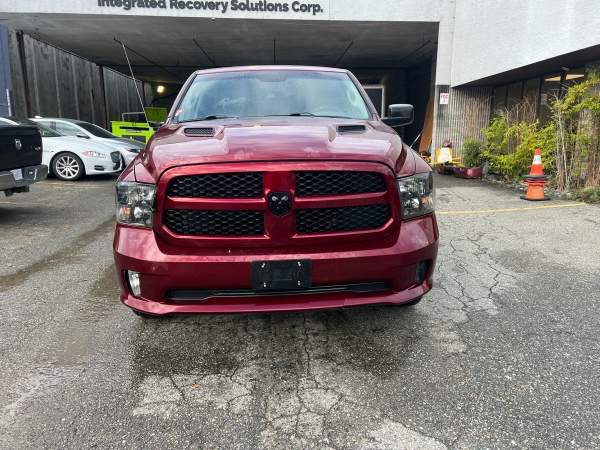 2019 RAM 1500 Classic Crew Cab 4WD - Image 9