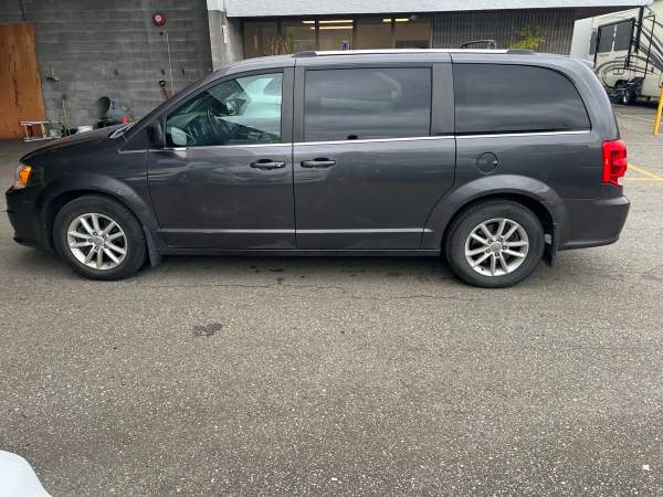 2020 Dodge Caravan Sports SXT - Image 10