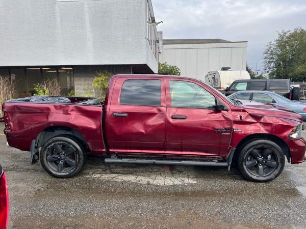 2019 RAM 1500 Classic Crew Cab 4WD - Image 7