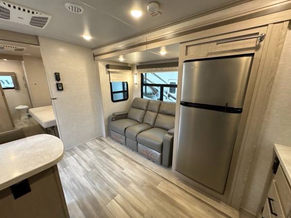 2022 Forest River Flagstaff 826MBR - Image 7