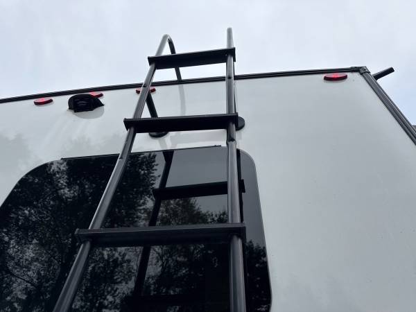 2022 Forest River Flagstaff 826MBR - Image 18