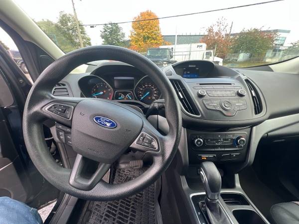 2017 Ford Escape Sports Utility - Image 11