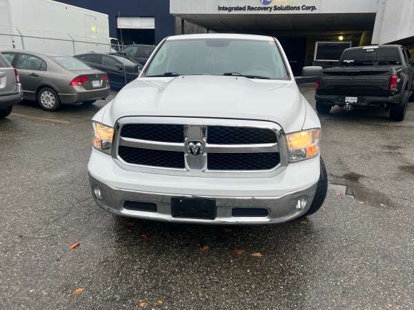 2017 Ram 1500 SLT CREW CAB - Image 2