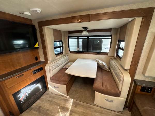 2020 Lance Camper 2465 - Image 9