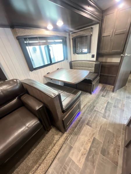 2019 Keystone Sunset 331BH - Image 8