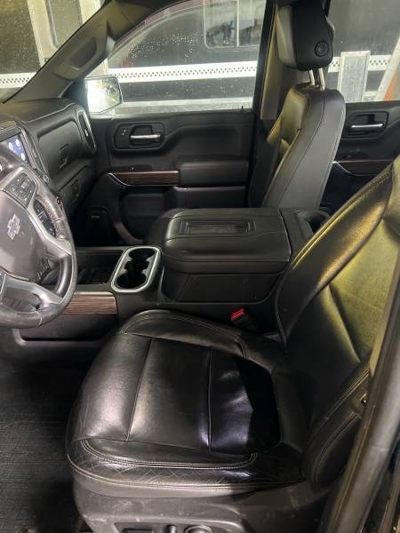 2019 Chevrolet Silverado 1500 LT Trail - Image 11