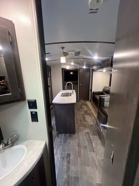 2019 Keystone Sunset 331BH - Image 15