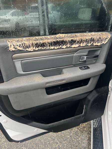 2017 Ram 1500 SLT CREW CAB - Image 18