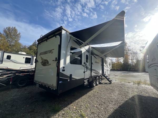 2021 Jayco Seismic 4113 Toy Hauler - Image 6