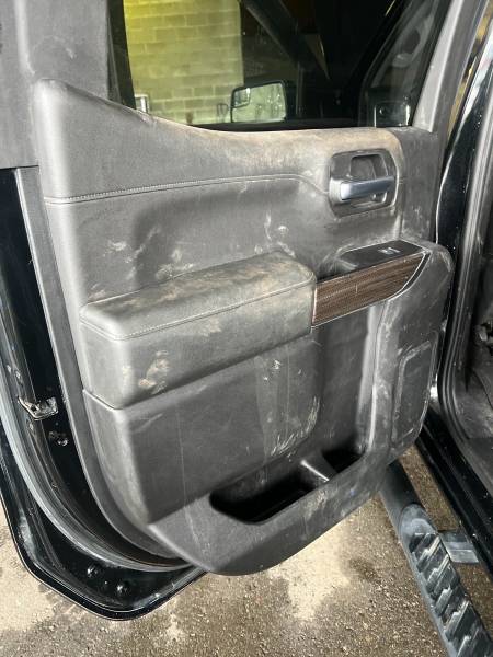 2019 Chevrolet Silverado 1500 LT Trail - Image 25