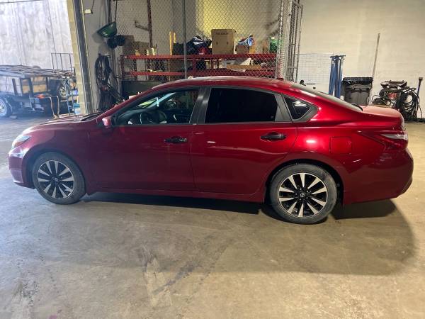 2018 Nissan Altima - Image 5