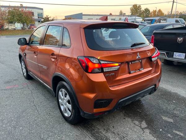 2020 Mitsubishi RVR SE 4WD - Image 4