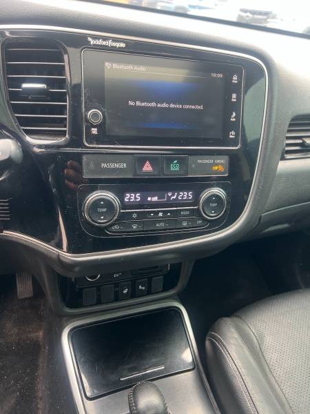 2018 Mitsubishi Outlander GT - Image 10