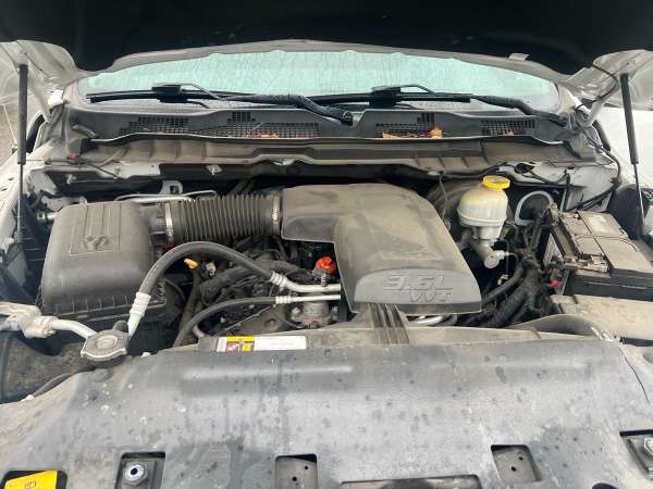 2017 Ram 1500 SLT CREW CAB - Image 19