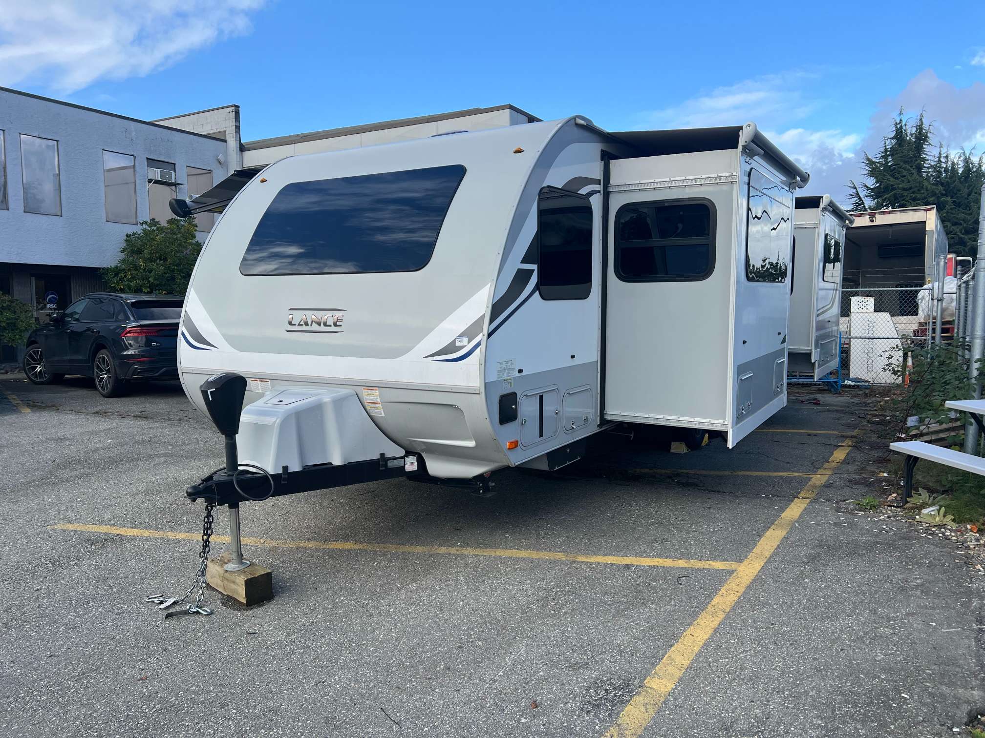 2020 Lance Camper 2465 - Image 4