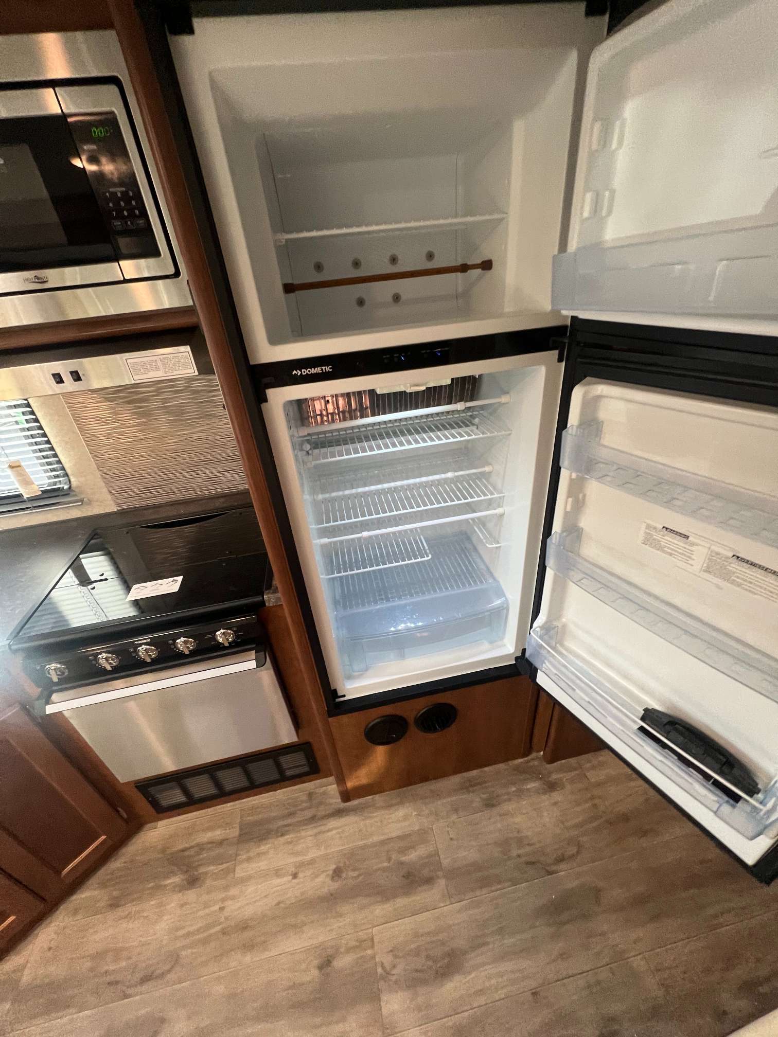 2020 Lance Camper 2465 - Image 21