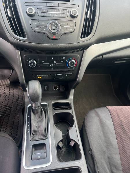 2017 Ford Escape Sports Utility - Image 13