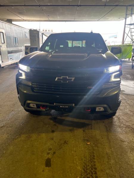 2019 Chevrolet Silverado 1500 LT Trail - Image 3