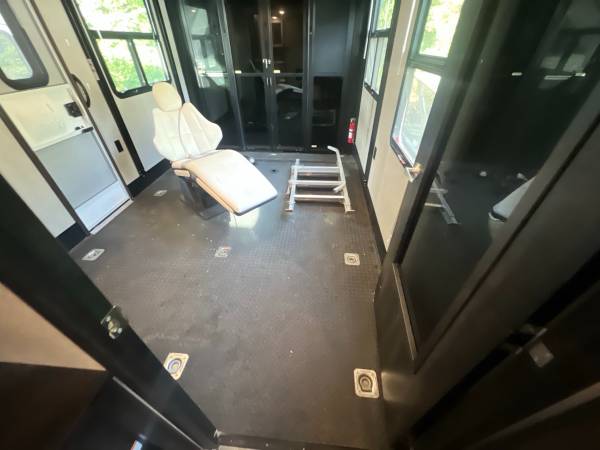 2021 Jayco Seismic 4113 Toy Hauler - Image 14