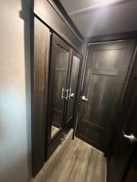 2021 Jayco Seismic 4113 Toy Hauler - Image 16