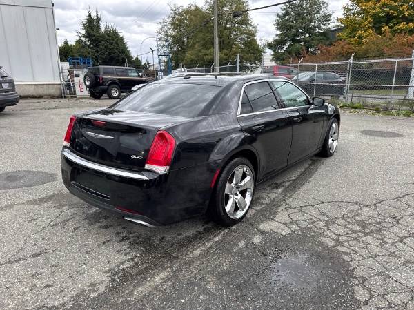 2017 Chrystler 300 Limited RWD - Image 6