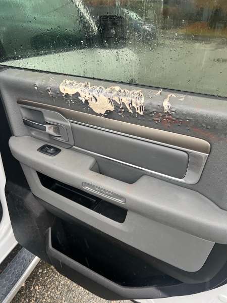 2017 Ram 1500 SLT CREW CAB - Image 21