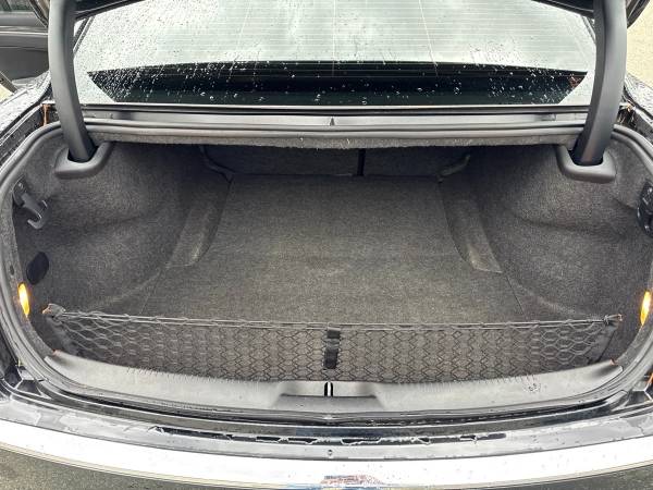 2017 Chrystler 300 Limited RWD - Image 15