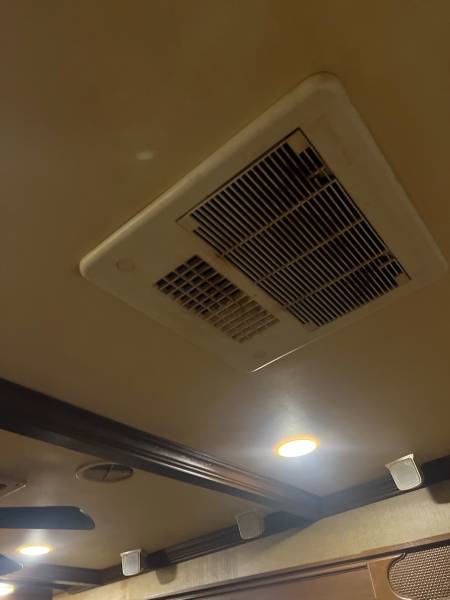 2015 Heartland Big Country 3450TS - Image 27