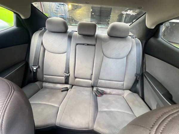 2013 Hyundai Elantra Limited - Image 11