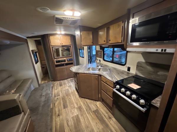 2022 Northwood Nash 29S - Image 9