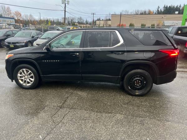 2021 Chevrolet Traverse LS - Image 3