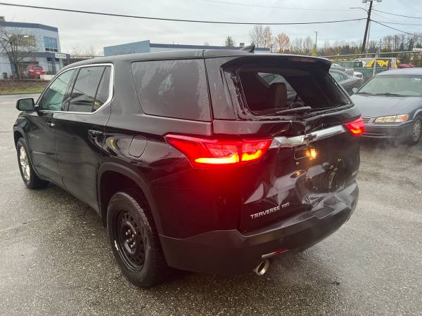 2021 Chevrolet Traverse LS - Image 4