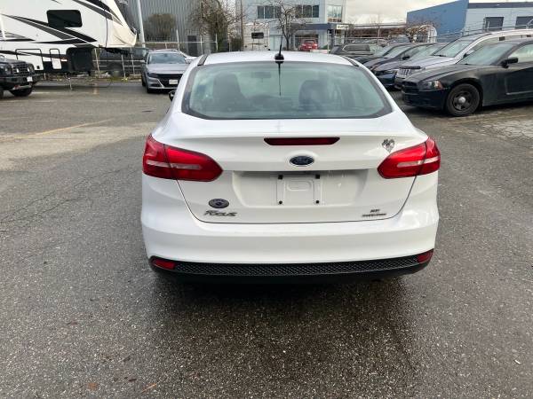 2016 Ford Focus SE - Image 9