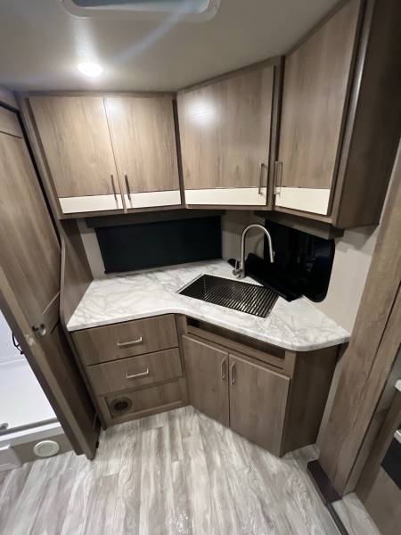 2022 Grand Design Imagine 22MLE - Image 14