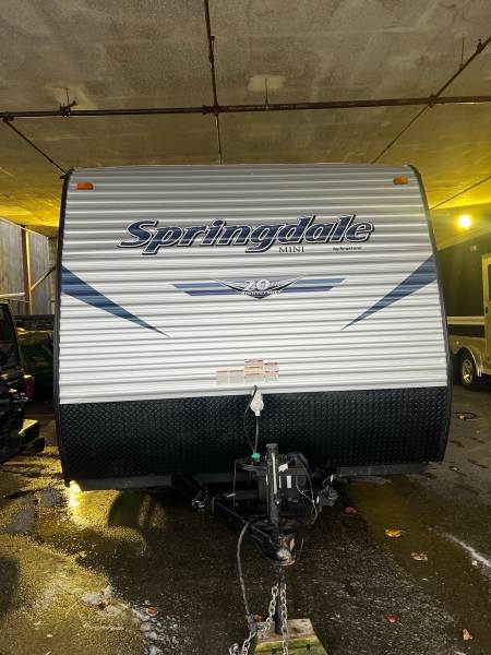 2019 Keystone Springdale 1700FQ - Image 3