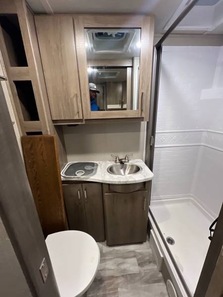 2022 Grand Design Imagine 22MLE - Image 15